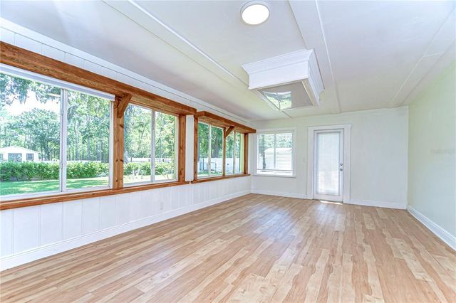 1120 COUNTRY LANE, Lutz, FL 33558