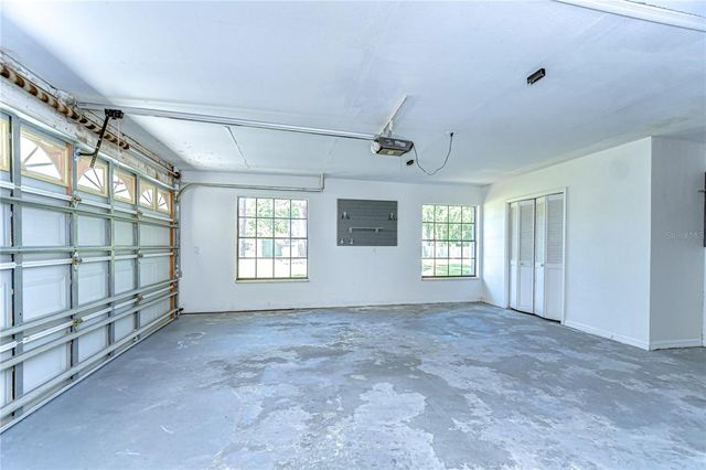 1120 COUNTRY LANE, Lutz, FL 33558