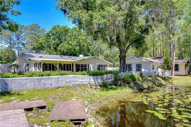 1120 COUNTRY LANE, Lutz, FL 33558