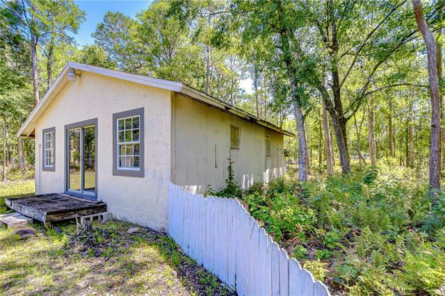 1120 COUNTRY LANE, Lutz, FL 33558