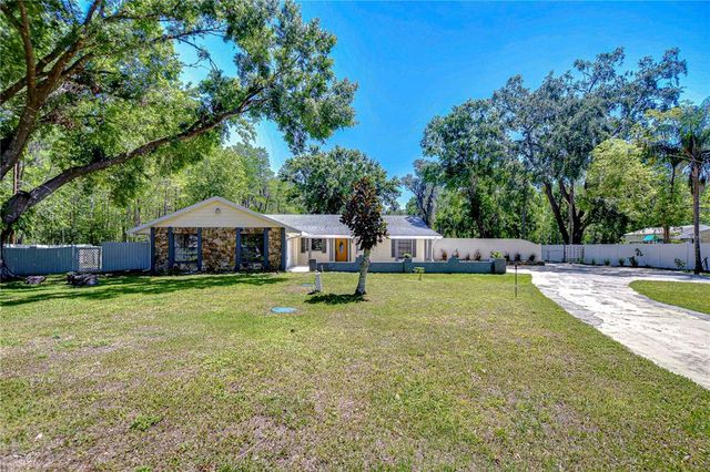 1120 COUNTRY LANE, Lutz, FL 33558