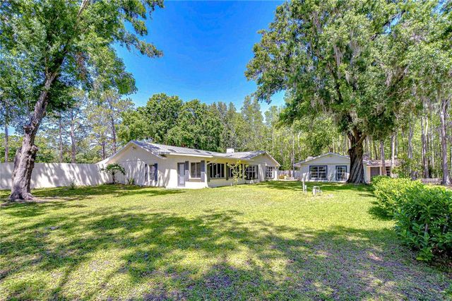 1120 COUNTRY LANE, Lutz, FL 33558