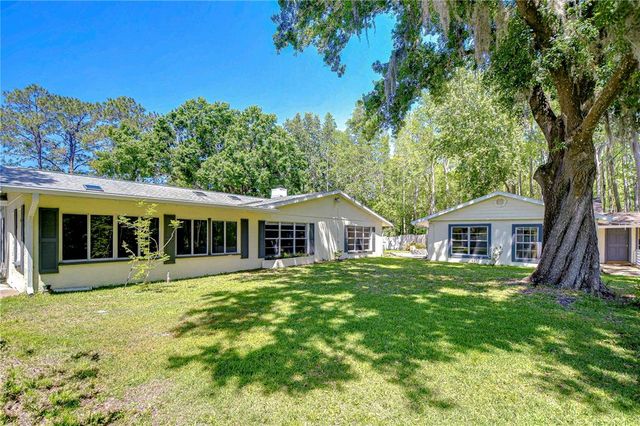 1120 COUNTRY LANE, Lutz, FL 33558