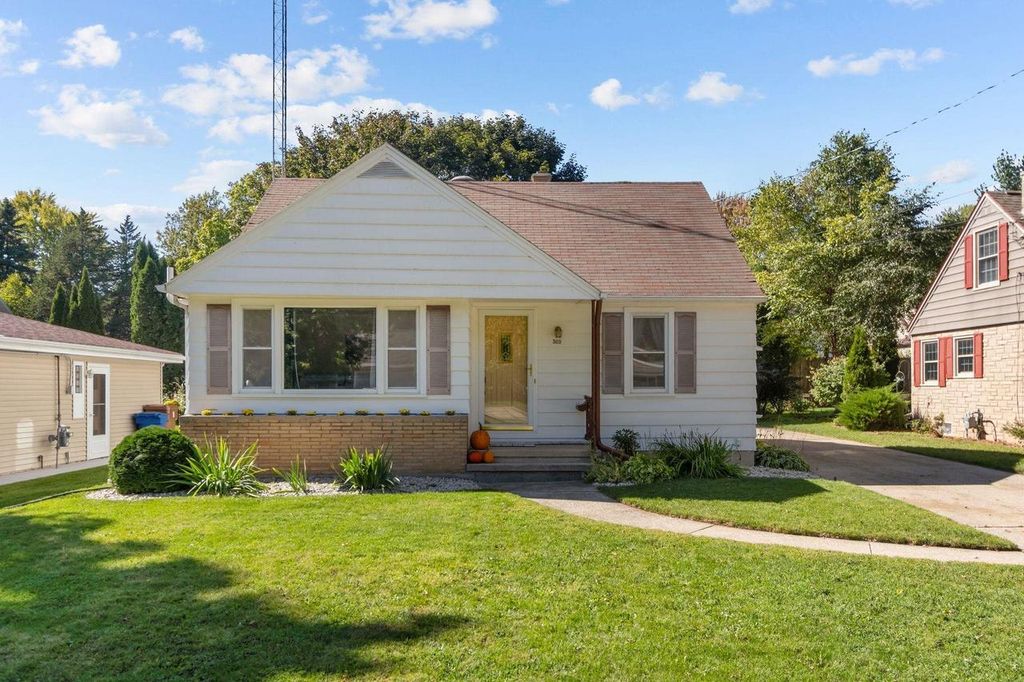 369 LOPAS STREET, Menasha, WI 54952