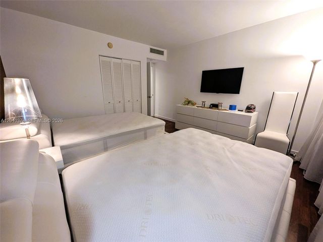 5600 Collins Ave 9E, Miami Beach, FL 33140