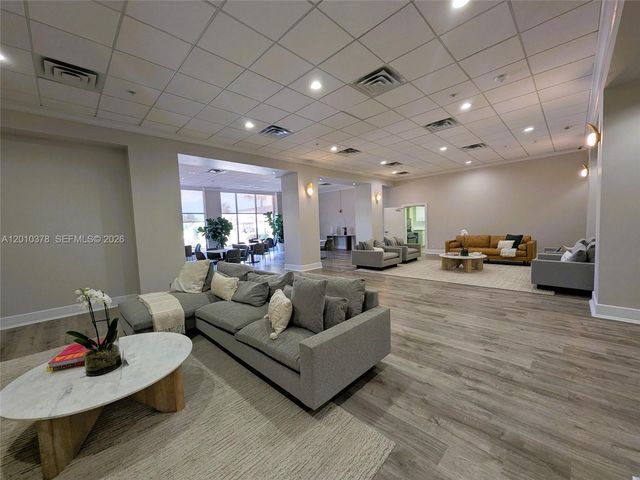5600 Collins Ave 9E, Miami Beach, FL 33140