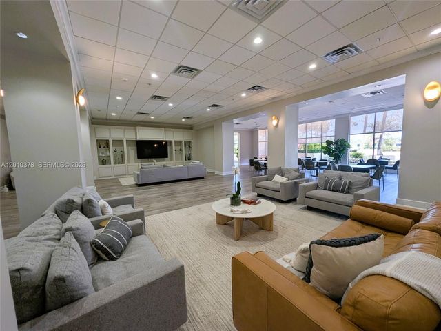 5600 Collins Ave 9E, Miami Beach, FL 33140