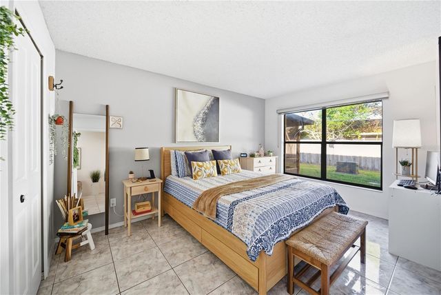 38 SILVER SWAN COURT, Kissimmee, FL 34743