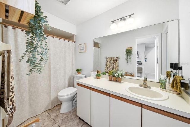 38 SILVER SWAN COURT, Kissimmee, FL 34743