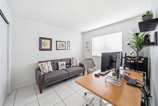 38 SILVER SWAN COURT, Kissimmee, FL 34743