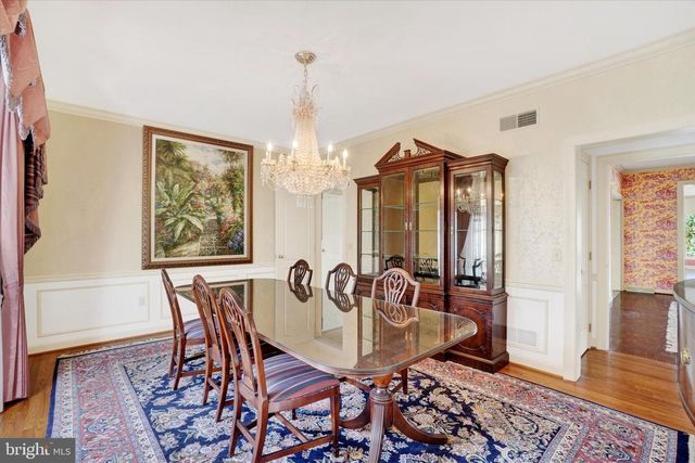 925 SUMMIT CIR N, York, PA 17403