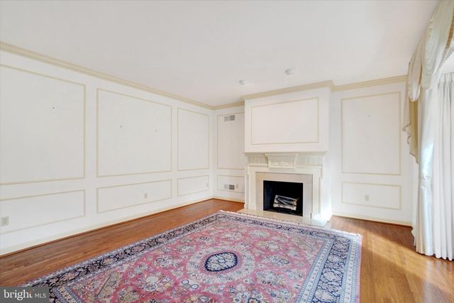 925 SUMMIT CIR N, York, PA 17403