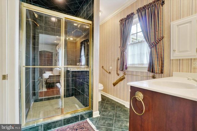 925 SUMMIT CIR N, York, PA 17403