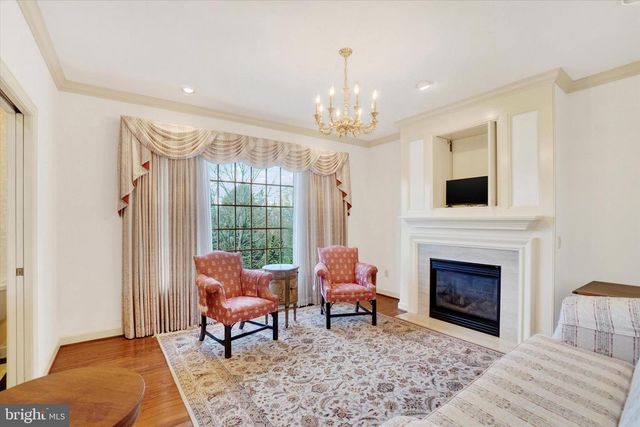 925 SUMMIT CIR N, York, PA 17403