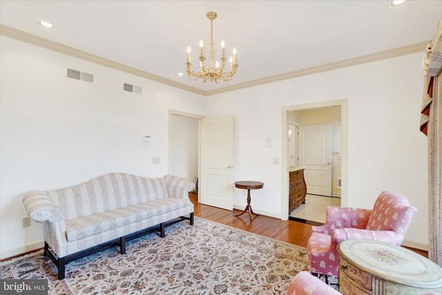 925 SUMMIT CIR N, York, PA 17403