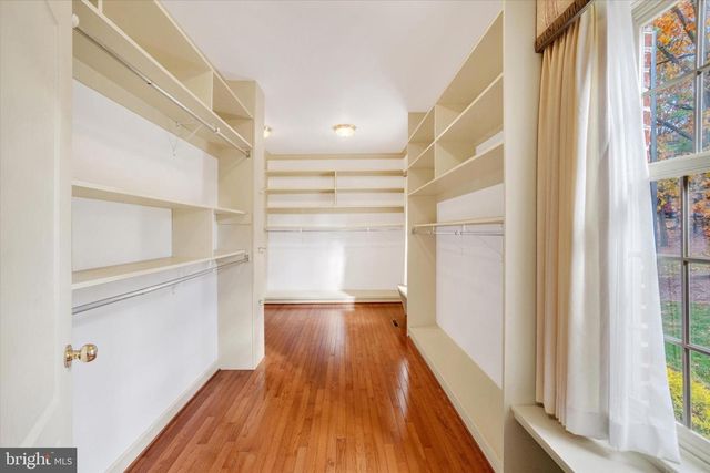 925 SUMMIT CIR N, York, PA 17403