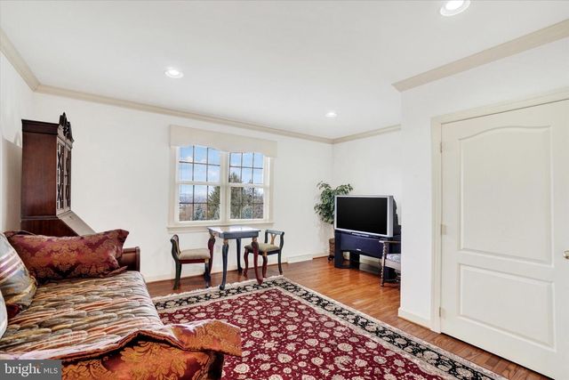 925 SUMMIT CIR N, York, PA 17403