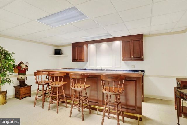 925 SUMMIT CIR N, York, PA 17403