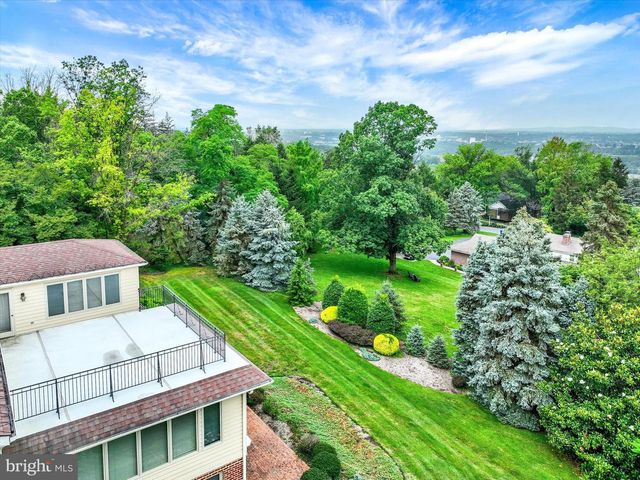 925 SUMMIT CIR N, York, PA 17403