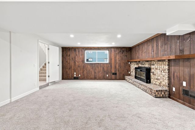 12316 Villaburne Drive, Burnsville, MN 55337