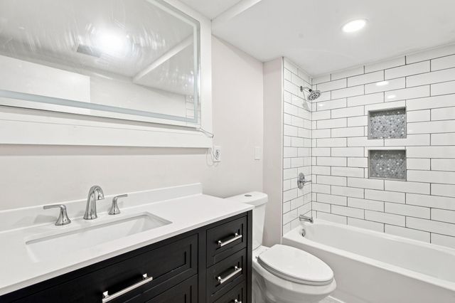 12316 Villaburne Drive, Burnsville, MN 55337
