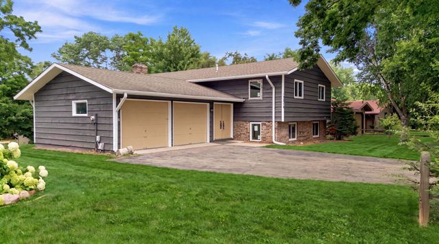 12316 Villaburne Drive, Burnsville, MN 55337