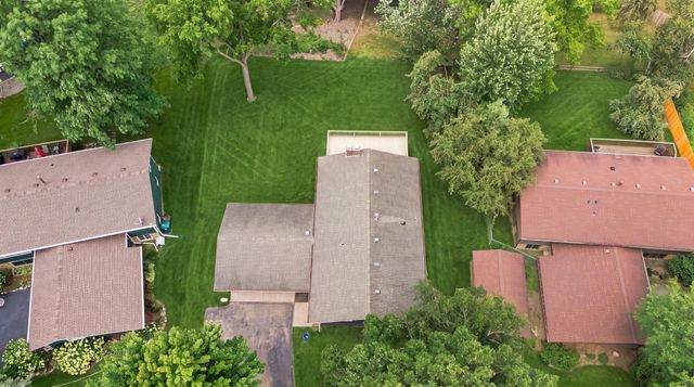 12316 Villaburne Drive, Burnsville, MN 55337