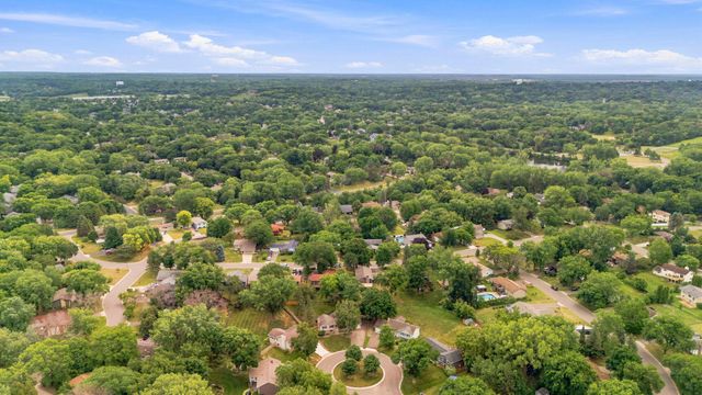 12316 Villaburne Drive, Burnsville, MN 55337