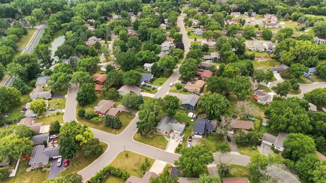 12316 Villaburne Drive, Burnsville, MN 55337