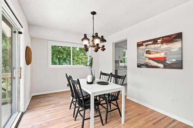 12316 Villaburne Drive, Burnsville, MN 55337