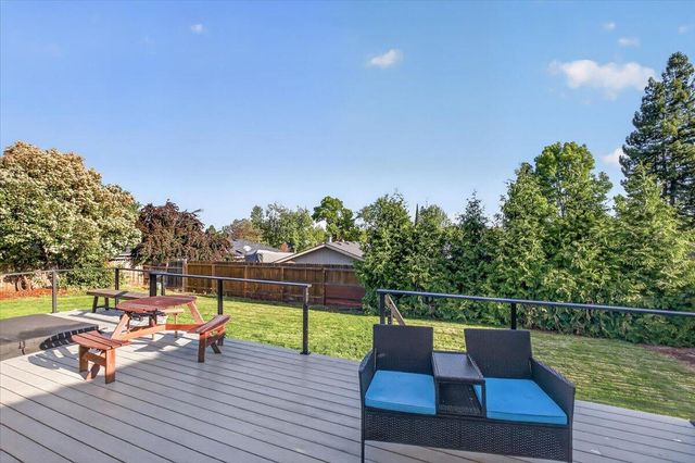 2573 Eaton Drive, Medford, OR 97504