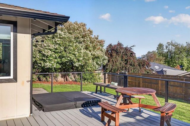 2573 Eaton Drive, Medford, OR 97504