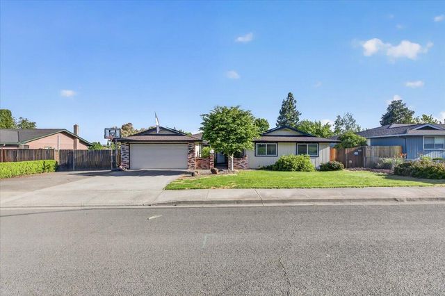 2573 Eaton Drive, Medford, OR 97504