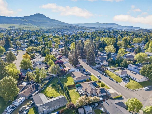 2573 Eaton Drive, Medford, OR 97504