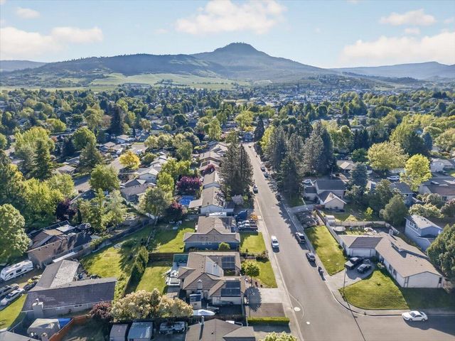 2573 Eaton Drive, Medford, OR 97504
