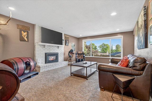 2573 Eaton Drive, Medford, OR 97504