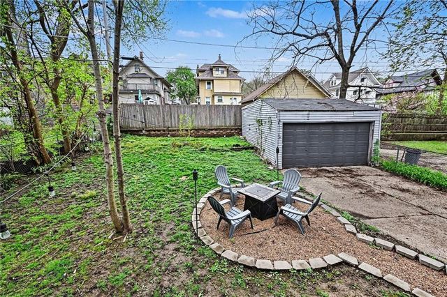 4136 Holly Street, Kansas City, MO 64111
