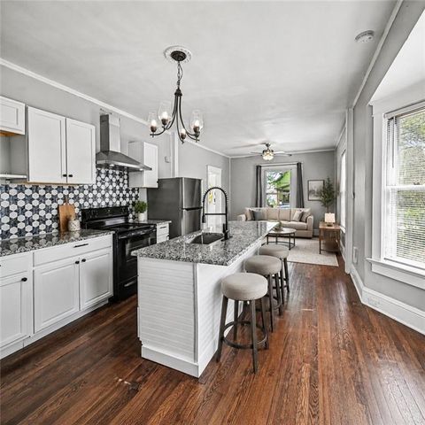4136 Holly Street, Kansas City, MO 64111