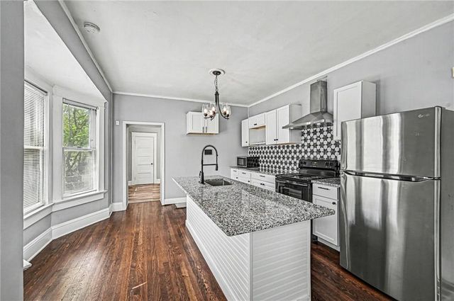 4136 Holly Street, Kansas City, MO 64111