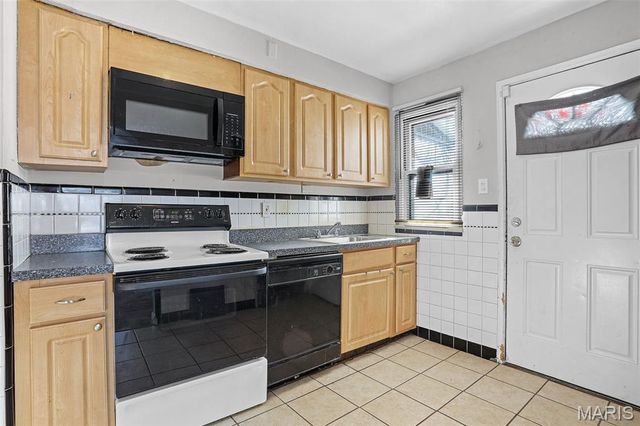 8234 Airport Road, St Louis, MO 63134