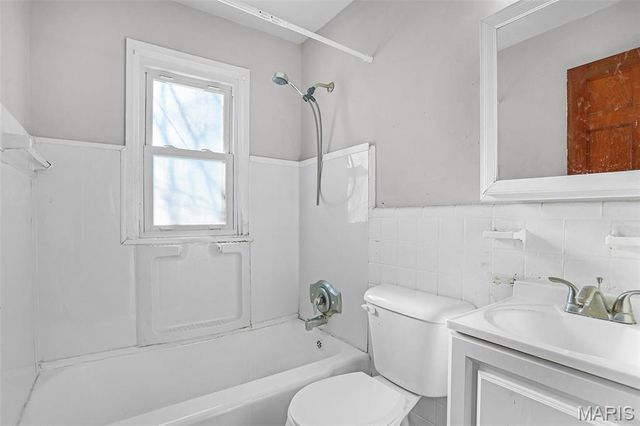 8234 Airport Road, St Louis, MO 63134