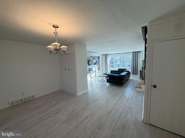 10916 MODENA PL, Philadelphia, PA 19154