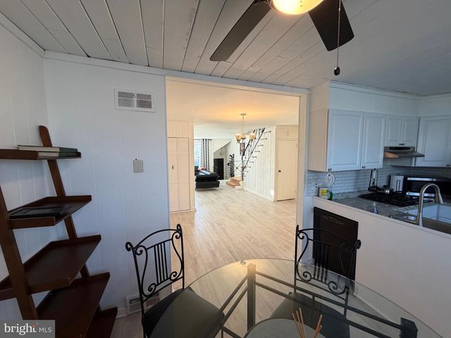 10916 MODENA PL, Philadelphia, PA 19154