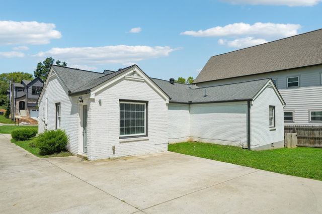1523A Dugger Dr, Nashville, TN 37206