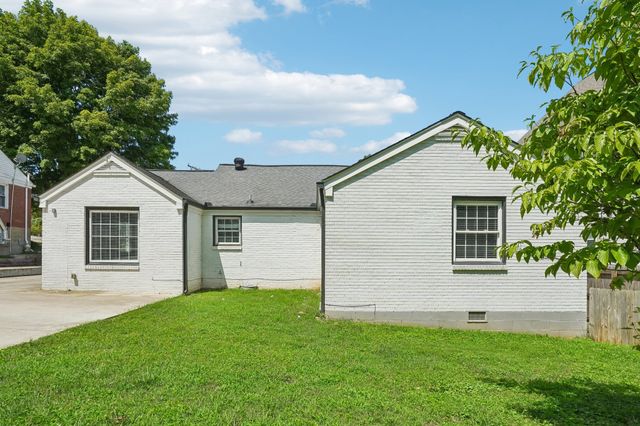 1523A Dugger Dr, Nashville, TN 37206