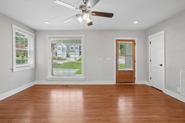 1523A Dugger Dr, Nashville, TN 37206