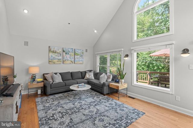 505 PARKVIEW DR, Wynnewood, PA 19096