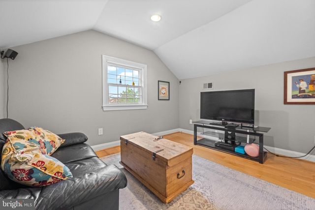 505 PARKVIEW DR, Wynnewood, PA 19096