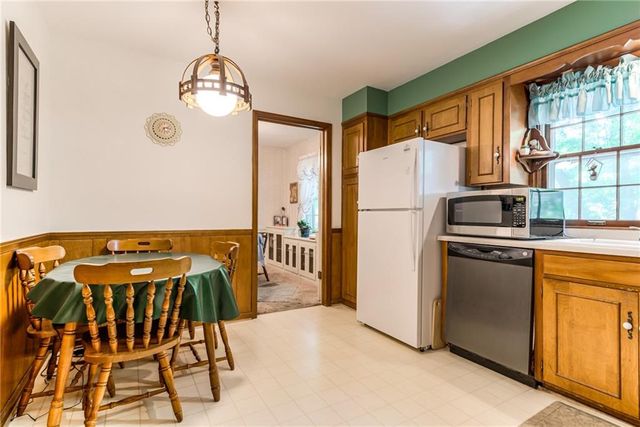 7225 Booth Street, Prairie Village, KS 66208