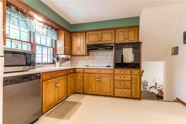 7225 Booth Street, Prairie Village, KS 66208